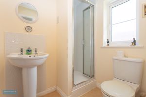 Ensuite- click for photo gallery